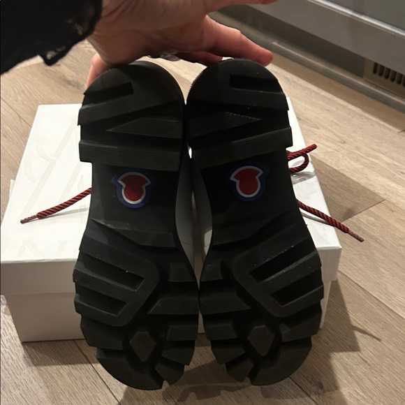 VG Moncler Women's Lace-Up Boots in White and Black with Red Accents (sz39.5) - Picture 8 of 12